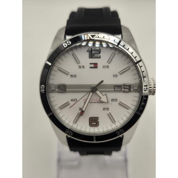Tommy Hilfiger Noah 1790919 Men's 42mm Watch. New Battery. Silicone Band. - Picture 1 of 9
